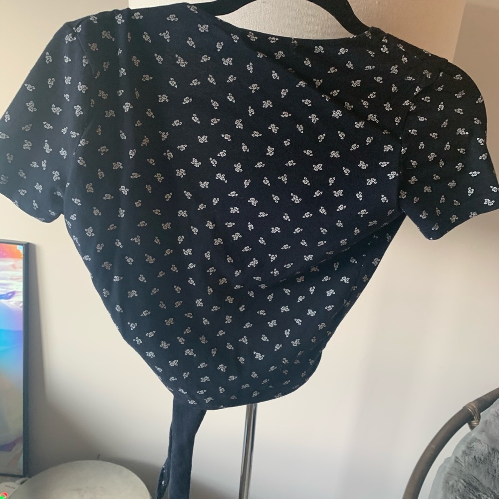 Brandy Melville Tie Top - Picture 2 of 4